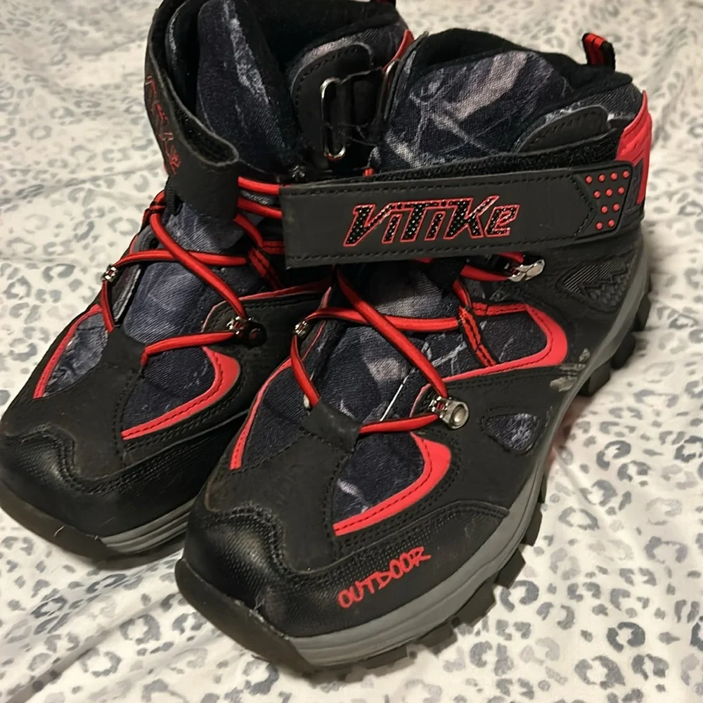 Vitike Red & Black Hiking Boots - 38 / 7.5